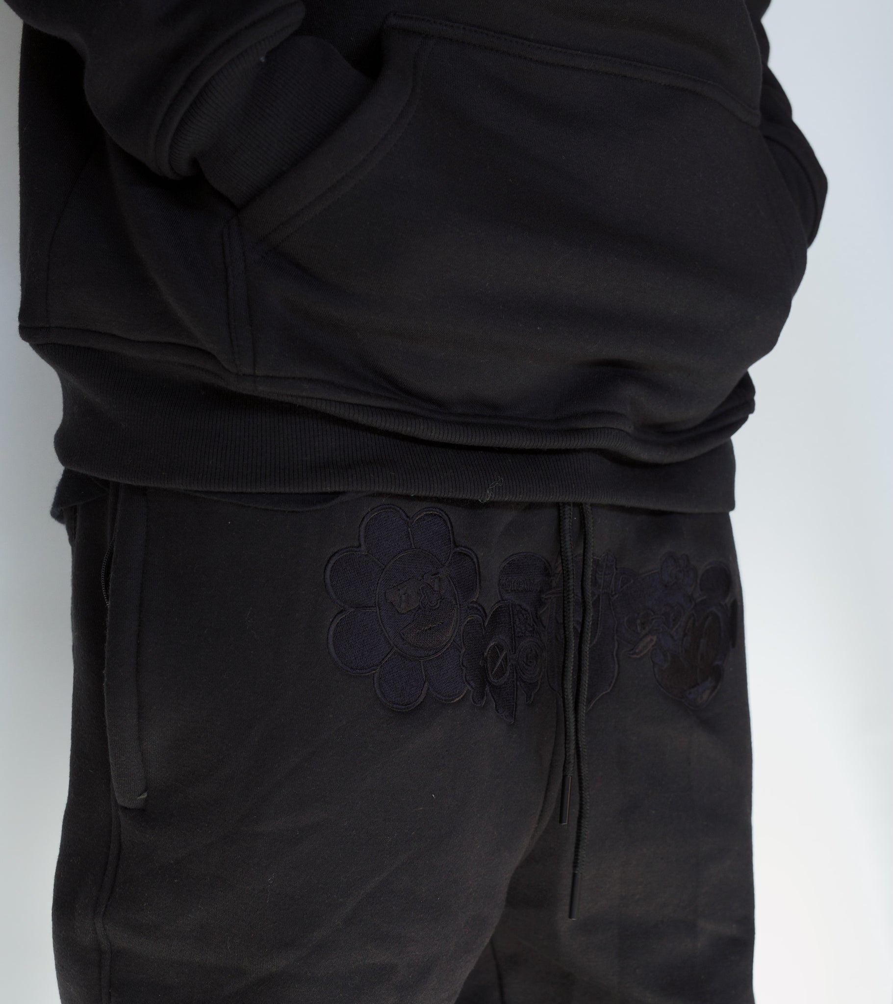 ICONS JOGGERS-BLACK